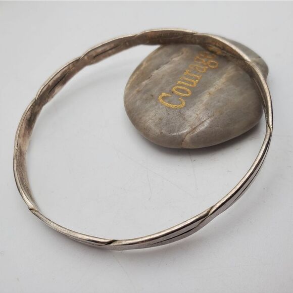 Solid sterling silver criss cross bracelet bangle unique collectible jewelry - Picture 3 of 3